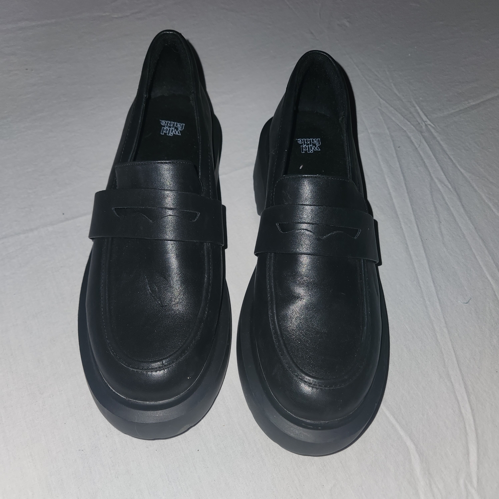 Wild Fable Black Leather Women's Loafers Size 10